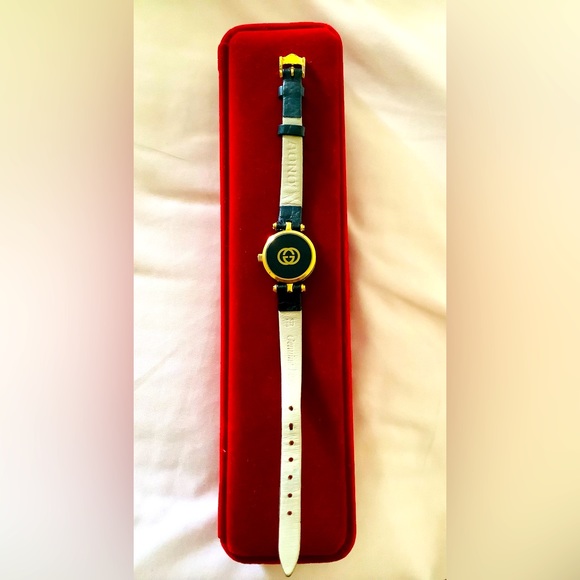 Authentic GUCCI black dial watch 🌹 - Picture 11 of 11
